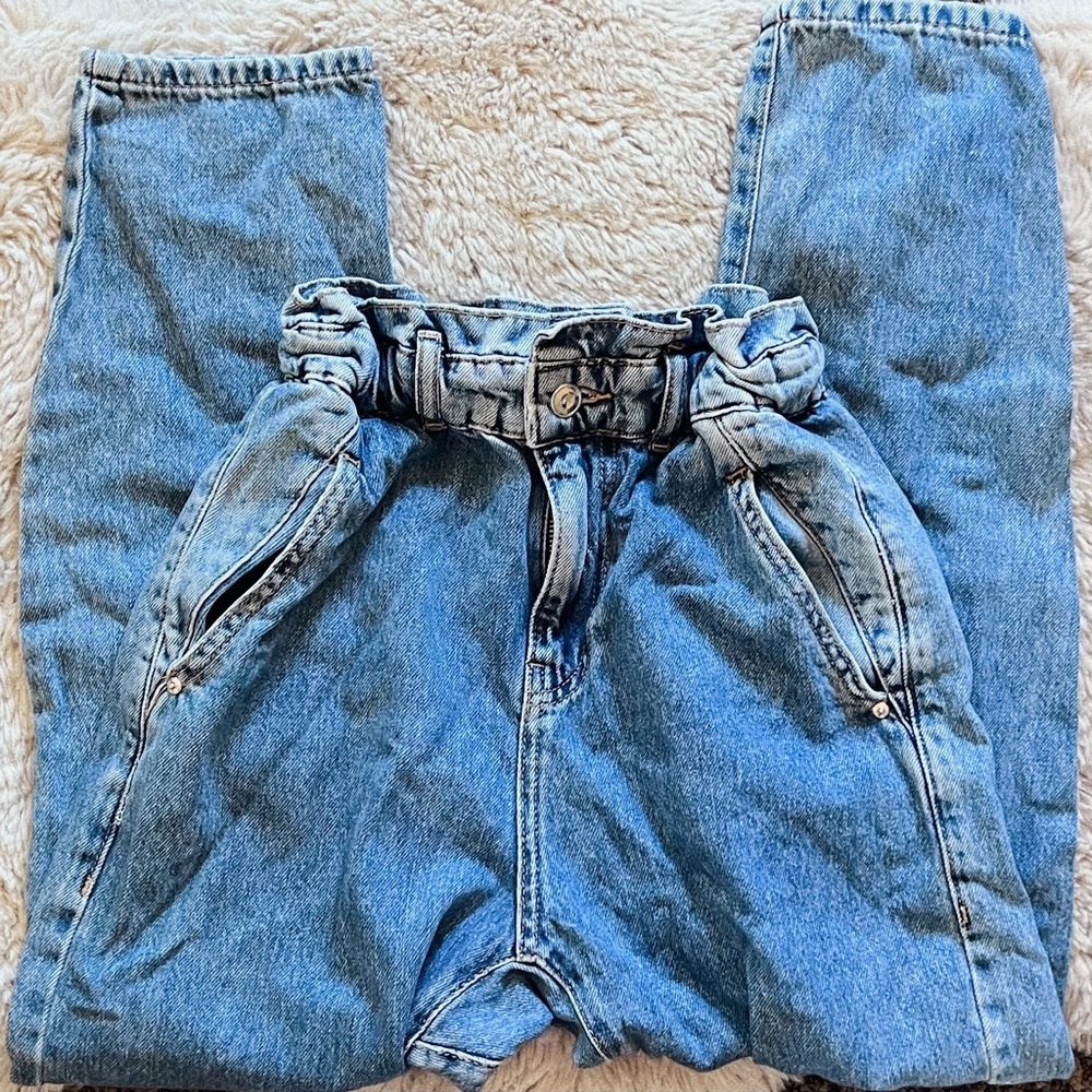 Zara High-Waisted Paper Bag Baggy Jeans in Blue